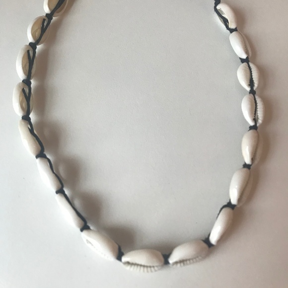 Shell Choker with Black String - Picture 2 of 2